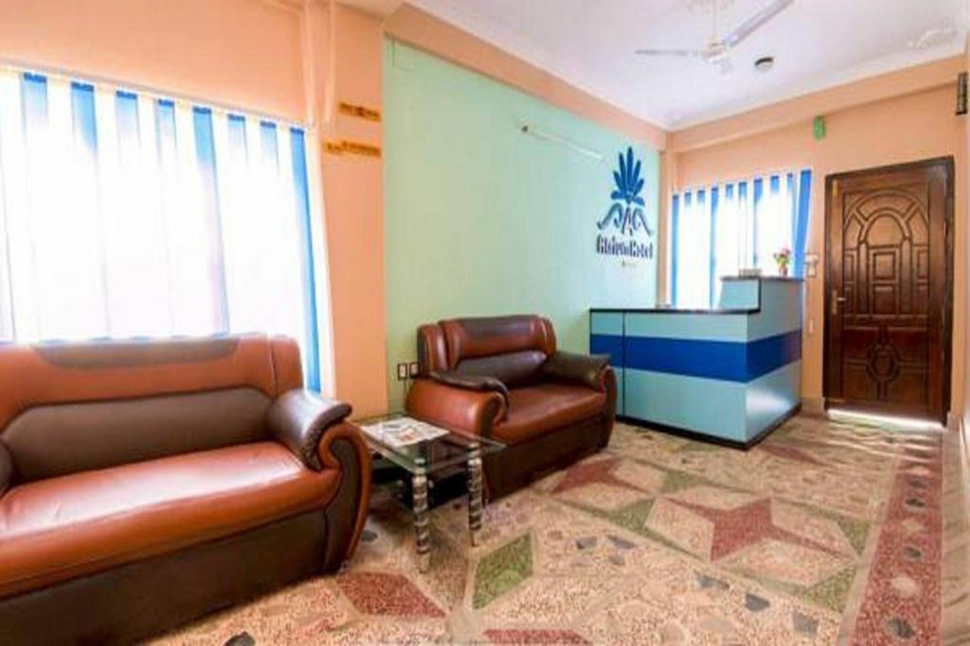 Hotel Atrium Покхара Экстерьер фото
